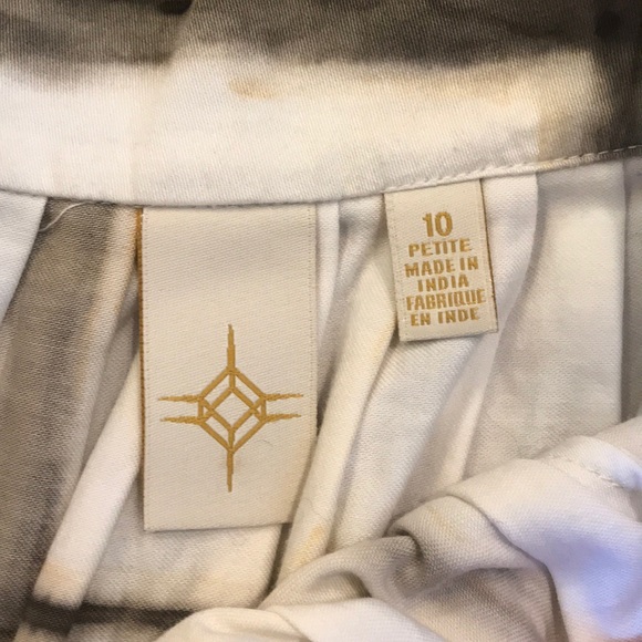 White skirt - Picture 2 of 5